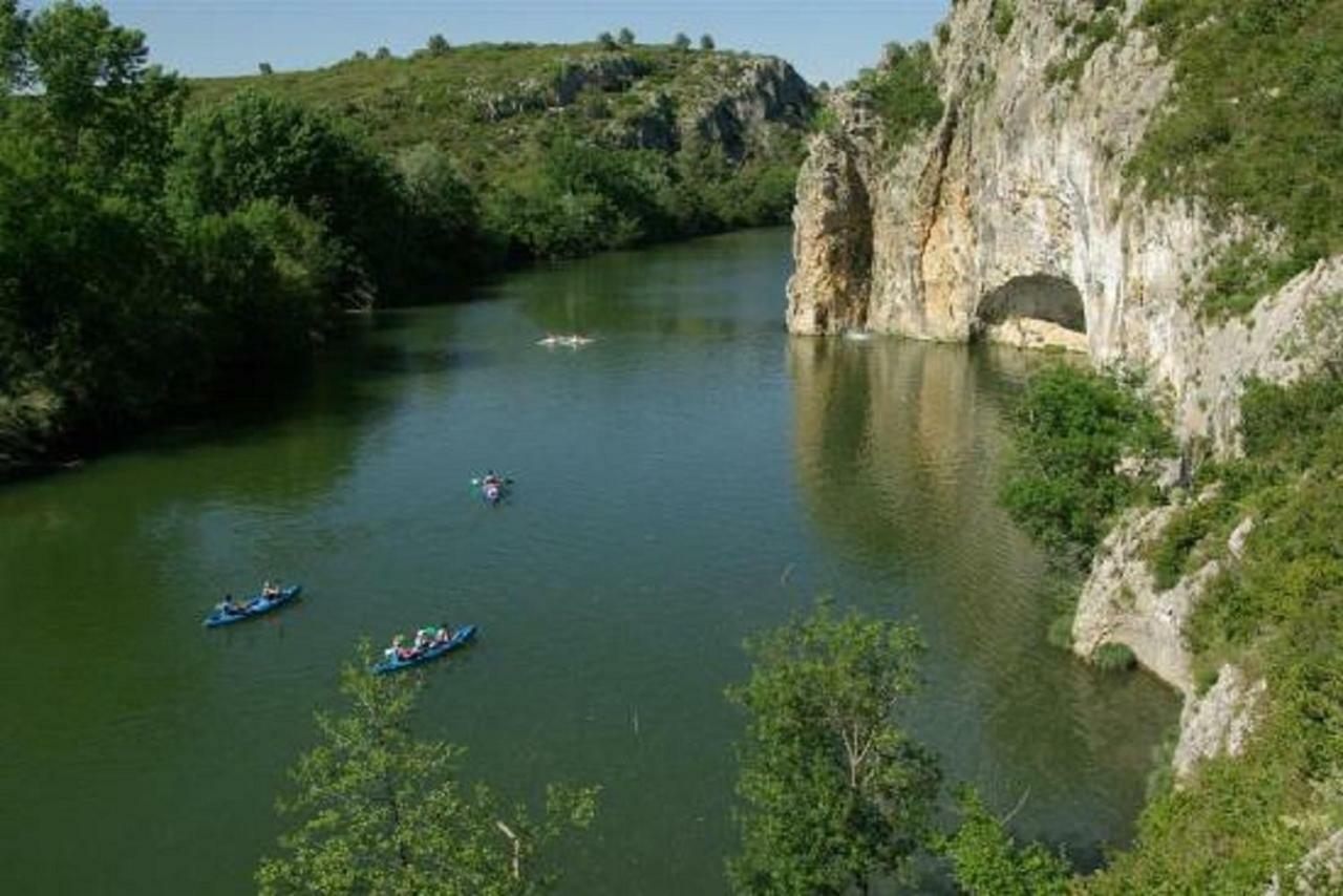 La Joliette Ξενοδοχείο Junas Εξωτερικό φωτογραφία